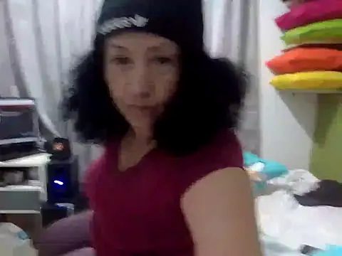 Snapshot of Diosasky chatting on 09.27.25 Diosasky online show from 09.27.25