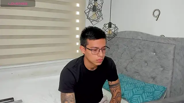 Snapshot of SIXXTOLOVE18 chatting on 02.13.26 SIXXTOLOVE18 online show from 02.13.26