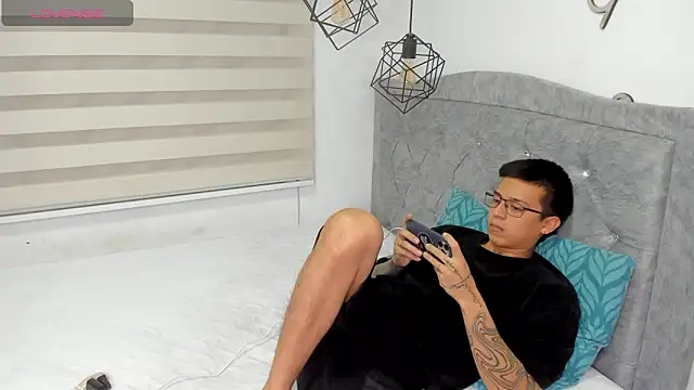 Snapshot of SIXXTOLOVE18 chatting on 02.15.26 SIXXTOLOVE18 online show from 02.15.26