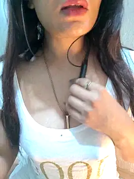 Snapshot of RadhaBabe chatting on 05.15.26 RadhaBabe online show from 05.15.26