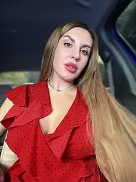 Snapshot of Kalli_Fornia chatting on 10.11.25 Kalli Fornia online show from 10.11.25