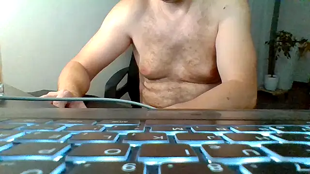 Snapshot of Horney_boy86 chatting on 09.23.25 Horney boy86 online show from 09.23.25