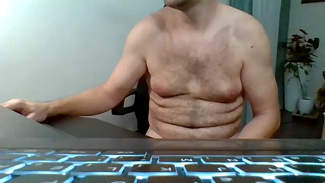 Snapshot of Horney_boy86 chatting on 10.08.25 Horney boy86 online show from 10.08.25