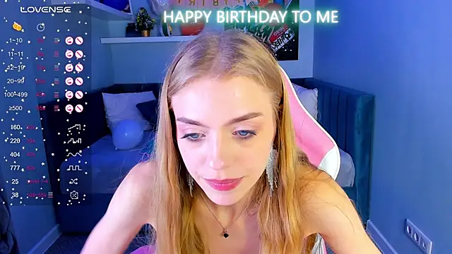 Snapshot of sayl0r_moon chatting on 12.21.24 sayl0r moon online show from 12.21.24