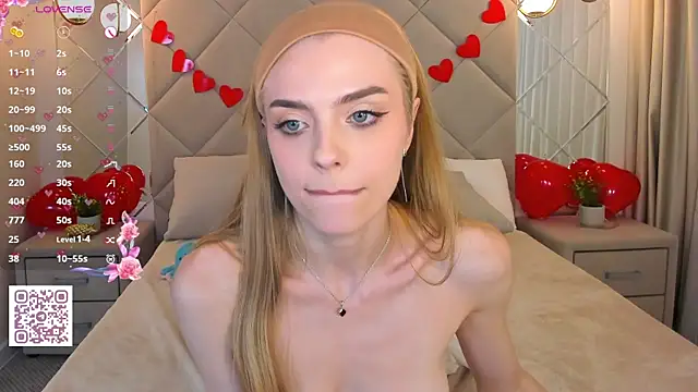 Snapshot of sayl0r_moon chatting on 02.19.25 sayl0r moon online show from 02.19.25