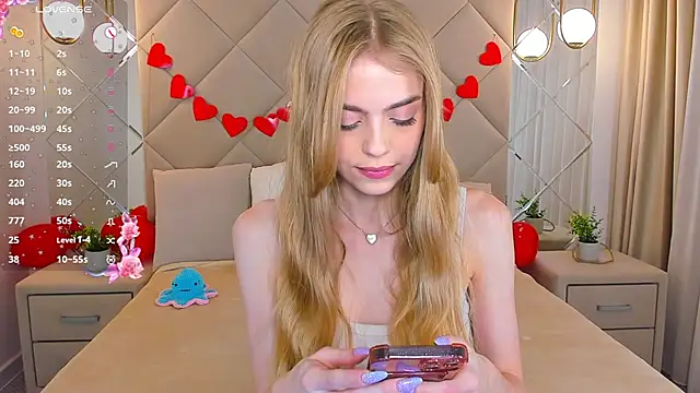 Snapshot of sayl0r_moon chatting on 02.27.25 sayl0r moon online show from 02.27.25