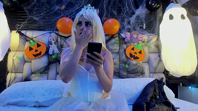 Salo Heaven online show from 10.30.25