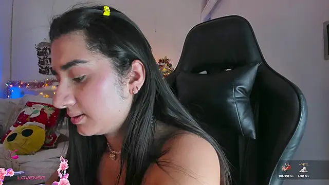 annadu011 online show from 01.01.25