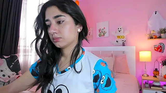 annadu011 online show from 10.16.25