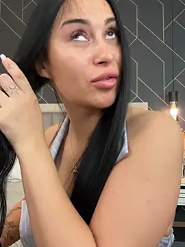 EmyLaveau online show from 02.11.25