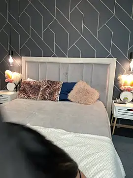 EmyLaveau online show from 02.18.25