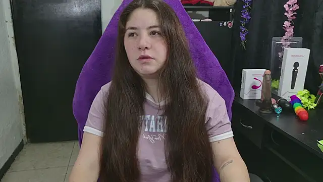 Snapshot of ann_bronw chatting on 04.27.26 ann bronw online show from 04.27.26