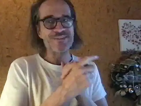 Snapshot of GioApri chatting on 06.20.26 GioApri online show from 06.20.26