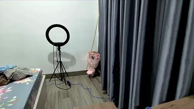 Riz girl online show from 07.03.26