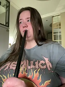 remirann  online show from 02.28.25