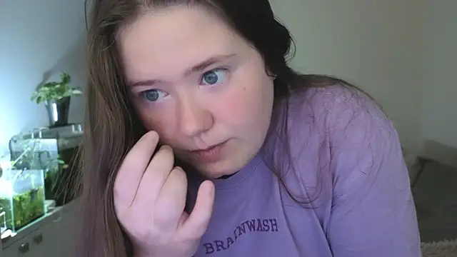 Snapshot of remirann_ chatting on 05.17.26 remirann online show from 05.17.26