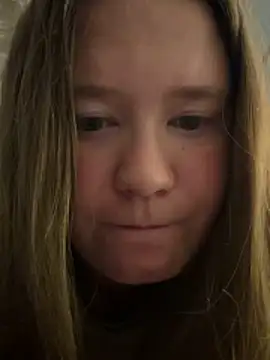 Snapshot of remirann_ chatting on 06.19.26 remirann online show from 06.19.26
