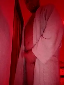 Snapshot of Adry1986 chatting on 10.31.25 Adry1986 online show from 10.31.25