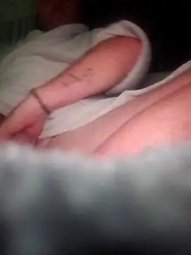 Snapshot of Adry1986 chatting on 11.04.25 Adry1986 online show from 11.04.25