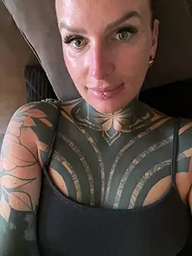 Snapshot of InkedBiitch chatting on 07.12.26 InkedBiitch online show from 07.12.26