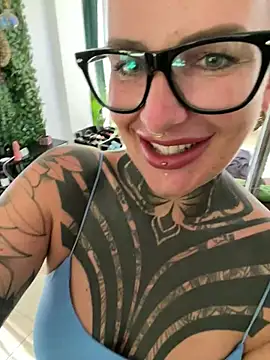 Snapshot of InkedBiitch chatting on 07.15.26 InkedBiitch online show from 07.15.26