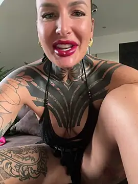 Snapshot of InkedBiitch chatting on 07.27.26 InkedBiitch online show from 07.27.26