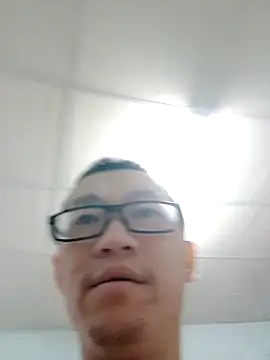 Snapshot of Exposedsian chatting on 01.07.25 Exposedsian online show from 01.07.25