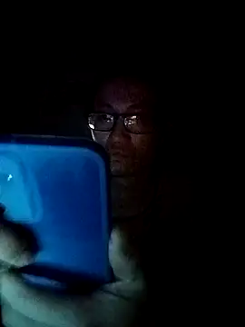 Snapshot of Exposedsian chatting on 03.19.25 Exposedsian online show from 03.19.25