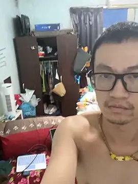 Snapshot of Exposedsian chatting on 04.11.26 Exposedsian online show from 04.11.26