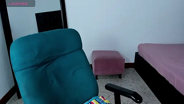 MaiaPetitte  online show from 12.30.24