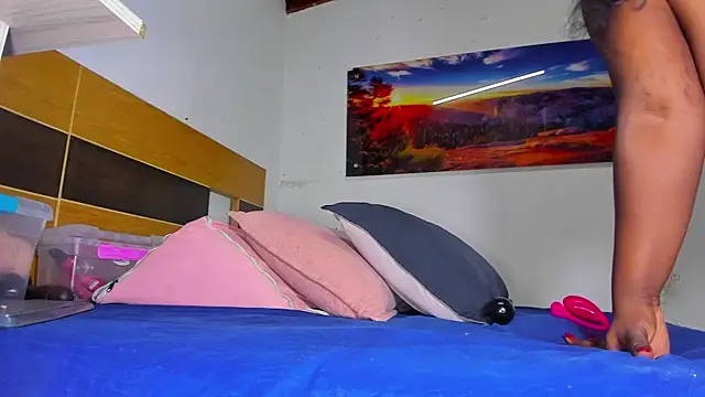 Snapshot of _ebony-queen_ chatting on 02.10.25 ebony-queen online show from 02.10.25