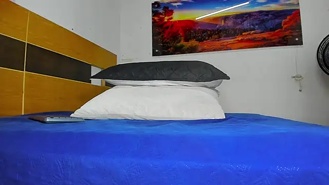 Snapshot of _ebony-queen_ chatting on 02.14.25 ebony-queen online show from 02.14.25