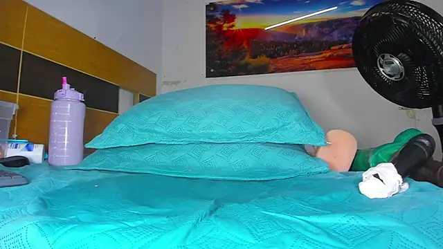 Snapshot of _ebony-queen_ chatting on 03.05.25 ebony-queen online show from 03.05.25