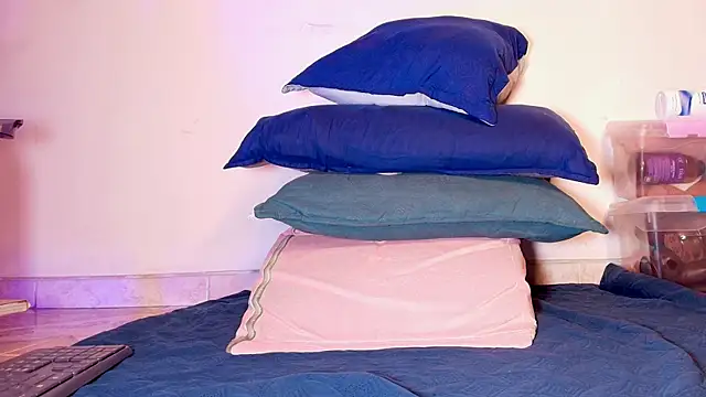 Snapshot of _ebony-queen_ chatting on 10.26.25 ebony-queen online show from 10.26.25