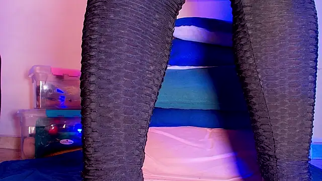 Snapshot of _ebony-queen_ chatting on 10.28.25 ebony-queen online show from 10.28.25