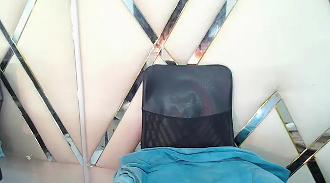 Snapshot of StefyFerrer chatting on 03.22.25 StefyFerrer online show from 03.22.25