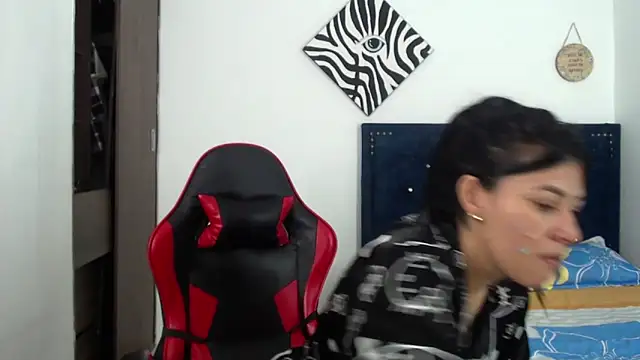 QueenSquirt  online show from 03.21.26