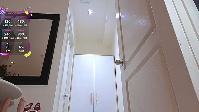 Snapshot of Fallen_Virtue chatting on 10.04.25 Fallen Virtue online show from 10.04.25