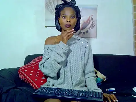 MissParis26 online show from 02.04.25