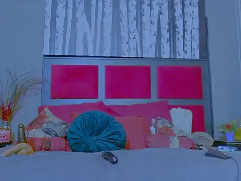 MissParis26 online show from 11.07.25