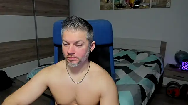 Snapshot of RobbyShawz chatting on 01.06.25 RobbyShawz online show from 01.06.25
