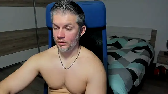 Snapshot of RobbyShawz chatting on 01.21.25 RobbyShawz online show from 01.21.25