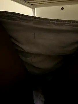 Hmmmtachatte2 online show from 10.26.25