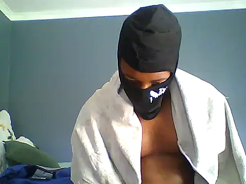 Snapshot of TitularAdaption chatting on 12.04.25 TitularAdaption online show from 12.04.25