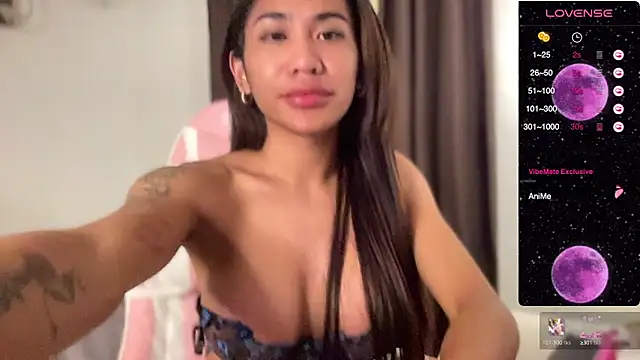 Snapshot of Alaia_Pope chatting on 12.18.24 Alaia Pope online show from 12.18.24