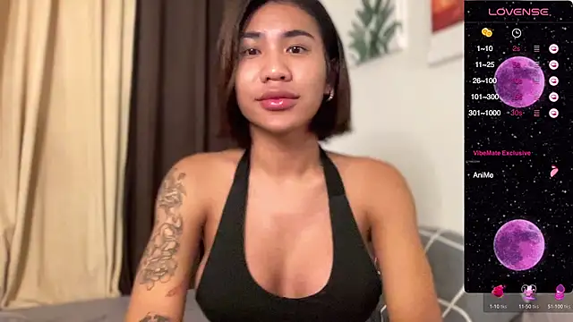 Snapshot of Alaia_Pope chatting on 01.05.25 Alaia Pope online show from 01.05.25