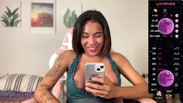 Snapshot of Alaia_Pope chatting on 02.20.25 Alaia Pope online show from 02.20.25