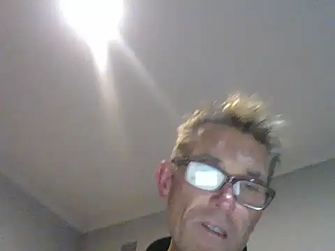 Snapshot of xykenrah@xh chatting on 12.13.24 xykenrahxh online show from 12.13.24