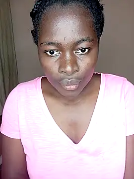 Snapshot of _cutemelania chatting on 11.16.25 cutemelania online show from 11.16.25