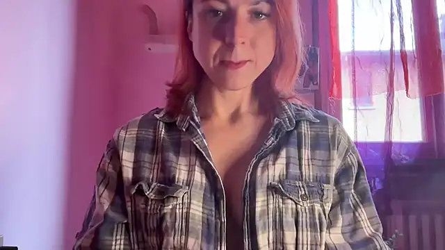 Snapshot of Nikky_Divine chatting on 10.17.25 Nikky Divine online show from 10.17.25